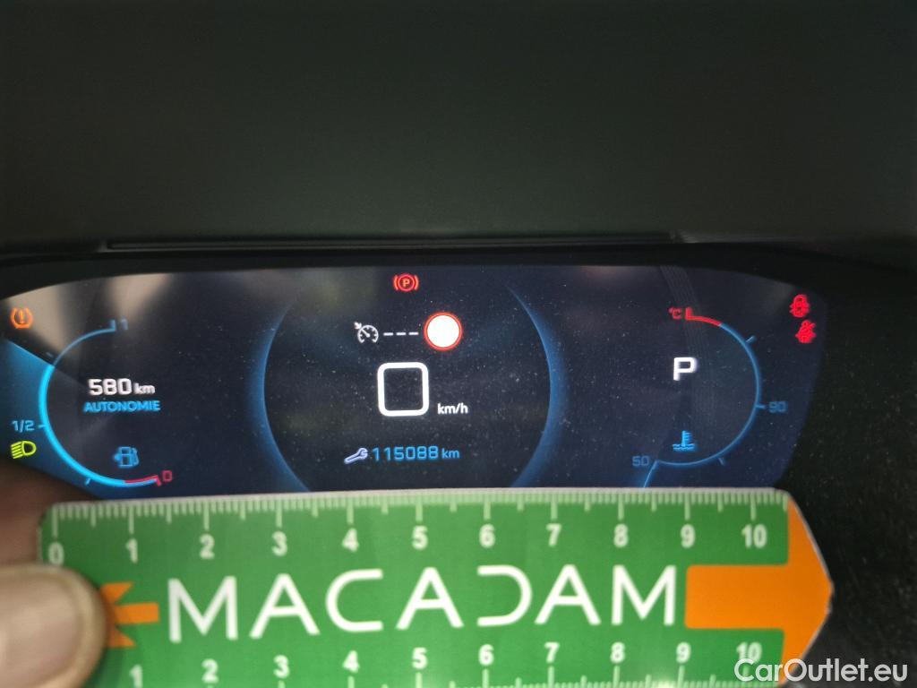  Peugeot  2008  Allure Pack 1.5 HDi 130CV BVA8 E6d #17