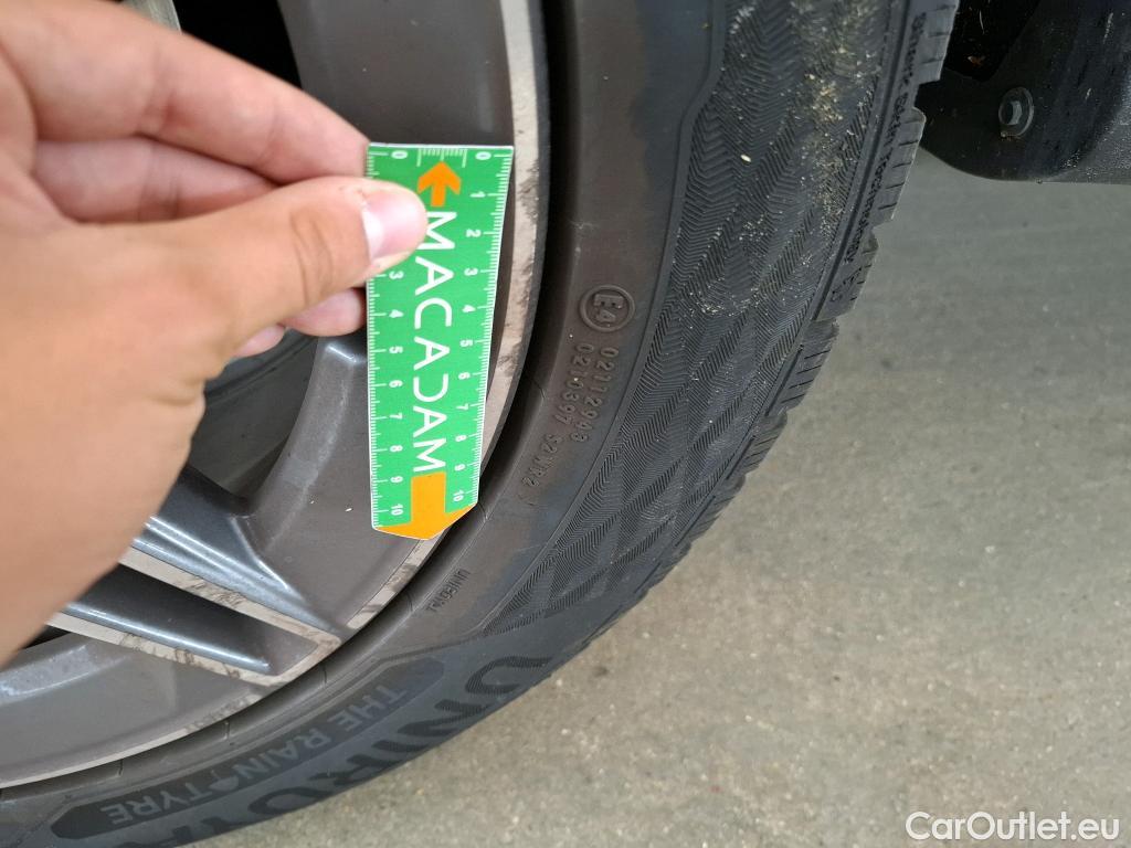  Mercedes  G-Klasee MERCEDES-BENZ GLC / 2019 / 5P / SUV 2.0 GLC 300 E AMG LINE 4MATIC #17