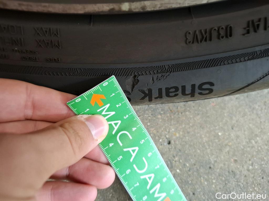  Mercedes  G-Klasee MERCEDES-BENZ GLC / 2019 / 5P / SUV 2.0 GLC 300 E AMG LINE 4MATIC #4