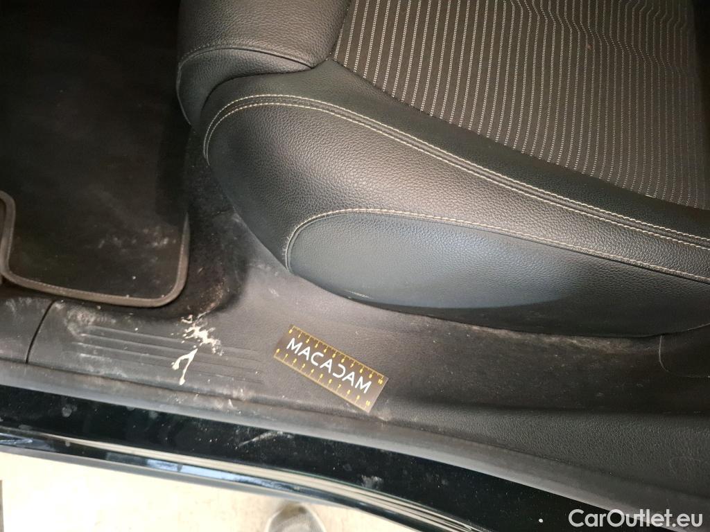  Mercedes  GLA MERCEDES-BENZ  / 2020 / 5P / SUV 1.3  250 e BUSINESS LINE DCT #24