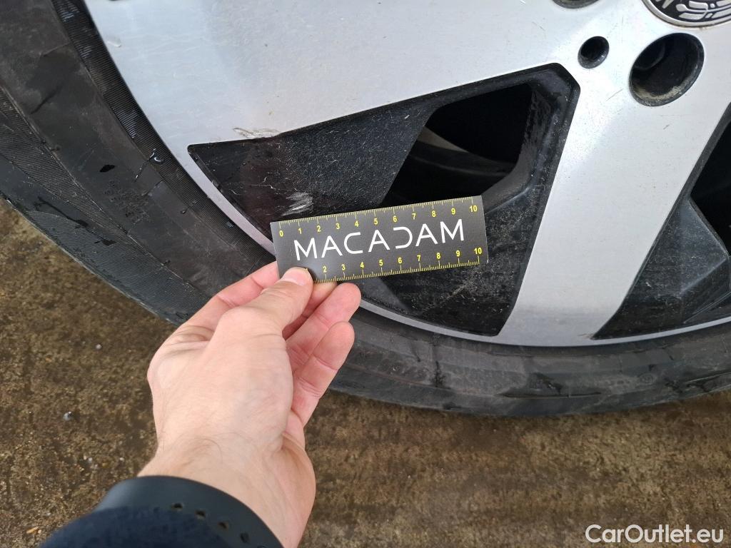  Mercedes  GLB MERCEDES-BENZ  / 2019 / 5P / SUV  200 d Business Line #26