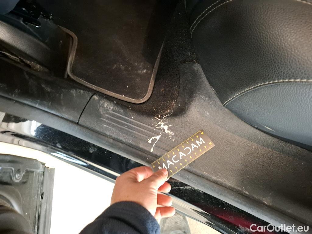  Mercedes  GLA MERCEDES-BENZ  / 2020 / 5P / SUV 1.3  250 e BUSINESS LINE DCT #25