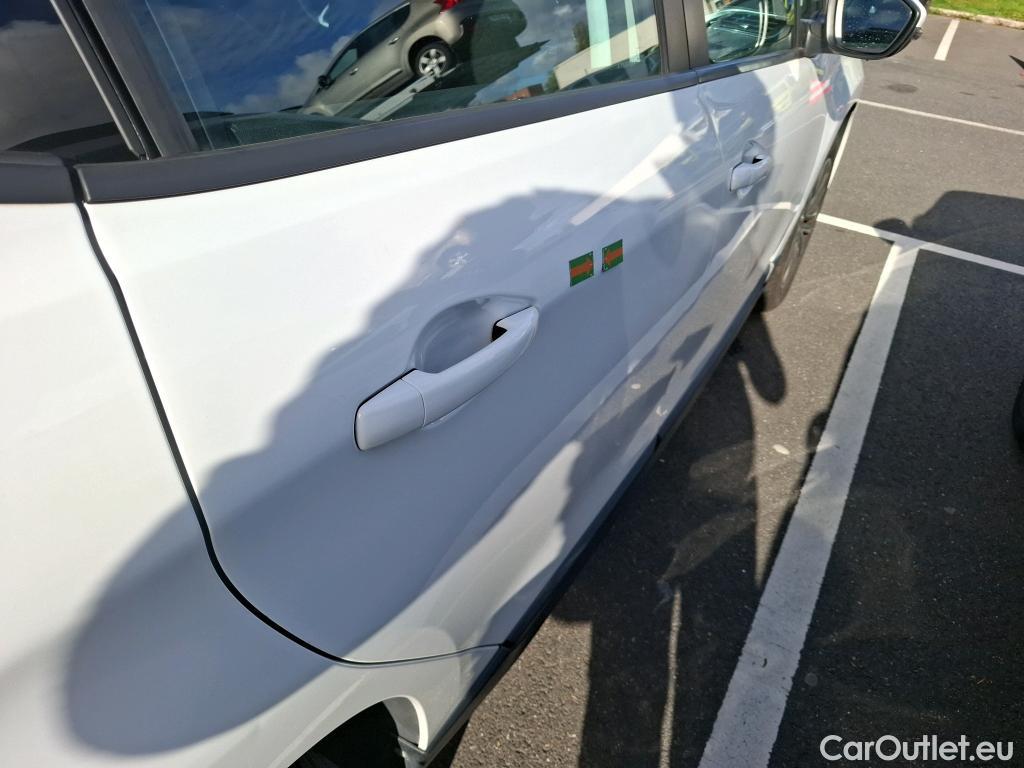  Peugeot  2008 PEUGEOT  / 2016 / 5P / Crossover Puretech 110 S&S ACTIVE #29