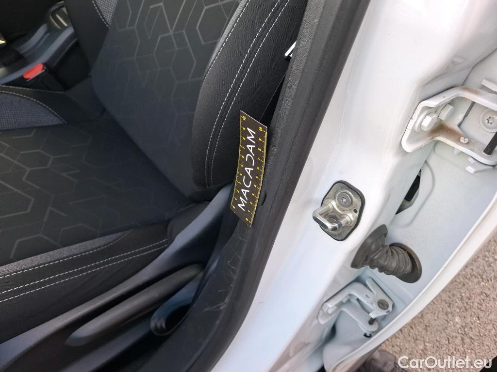  Peugeot  2008 PEUGEOT  / 2016 / 5P / Crossover Puretech 110 S&S ACTIVE #8