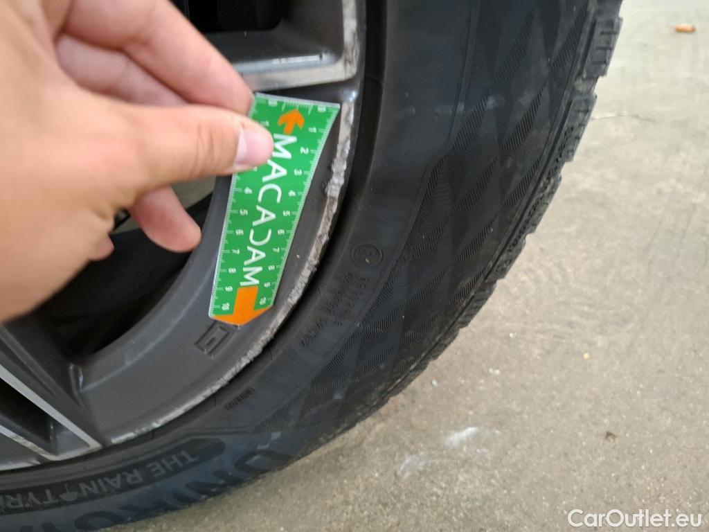  Mercedes  G-Klasee MERCEDES-BENZ GLC / 2019 / 5P / SUV 2.0 GLC 300 E AMG LINE 4MATIC #21