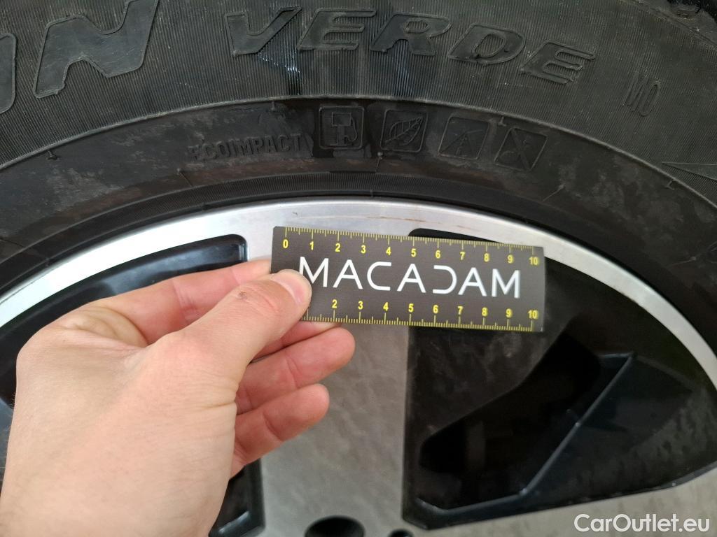  Mercedes  GLB MERCEDES-BENZ  / 2019 / 5P / SUV  200 d Business Line #32