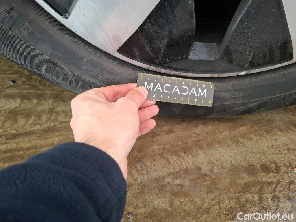  Mercedes  GLB MERCEDES-BENZ  / 2019 / 5P / SUV  200 d Business Line #31