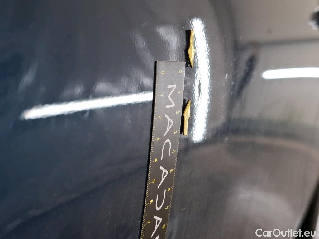  Mercedes  GLB MERCEDES-BENZ  / 2019 / 5P / SUV  200 d Business Line #43