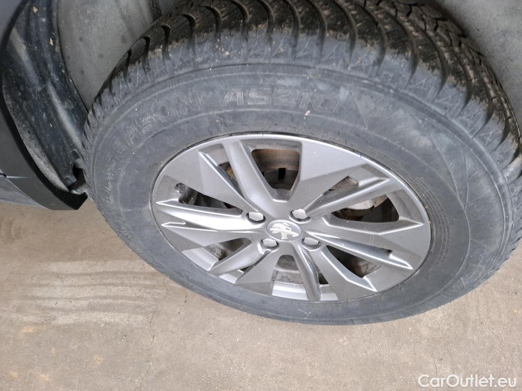  Peugeot  2008  Active Pack 1.2 PureTech 130CV BVA8 E6d #16