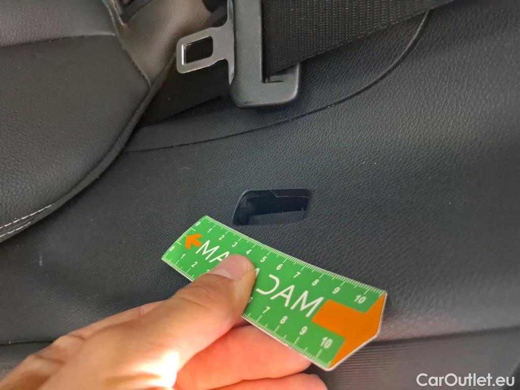  Mercedes  G-Klasee MERCEDES-BENZ GLC / 2019 / 5P / SUV 2.0 GLC 300 E AMG LINE 4MATIC #30