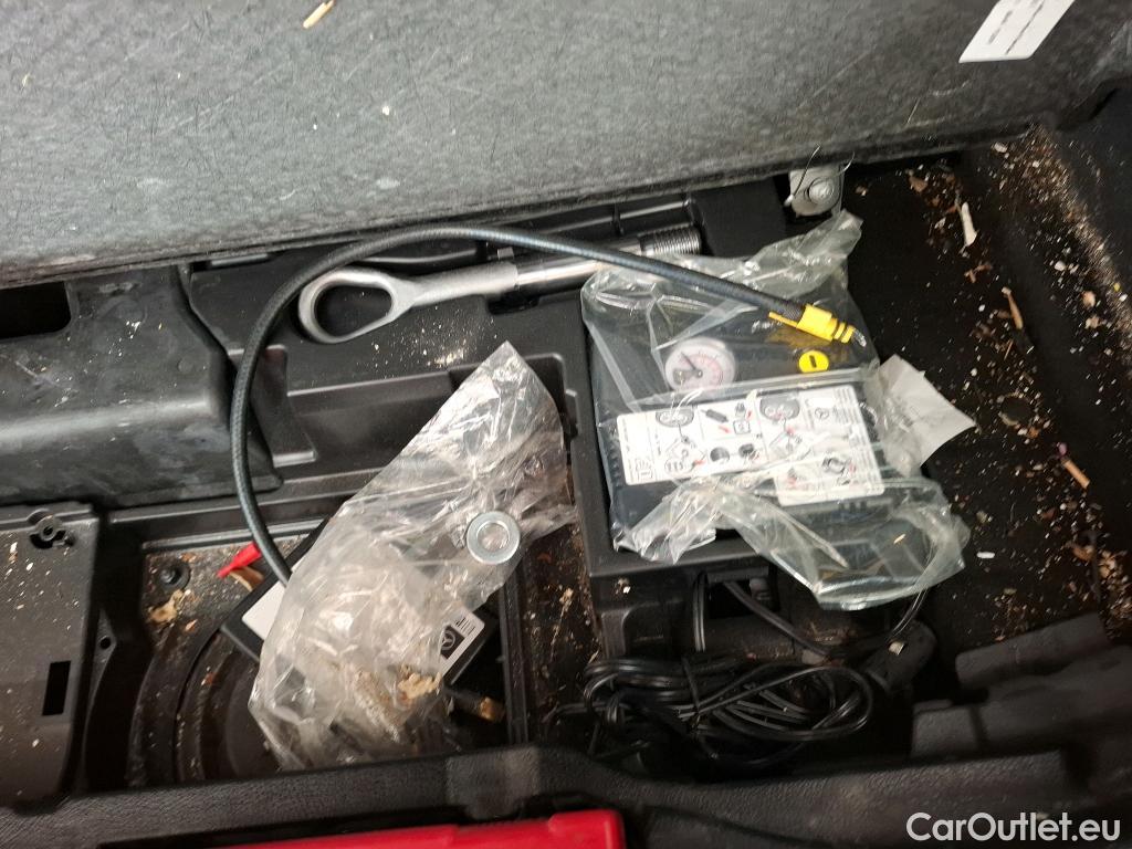  Mercedes  GLA MERCEDES-BENZ  / 2020 / 5P / SUV 1.3  250 e BUSINESS LINE DCT #35