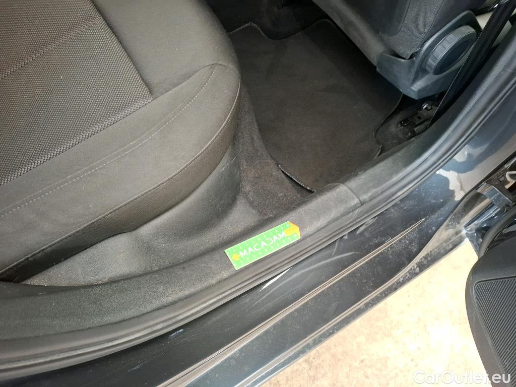  Audi  A3 AUDI  Sportback / 2020 / 5P / Berline 35 TFSI 150 Business Line #36