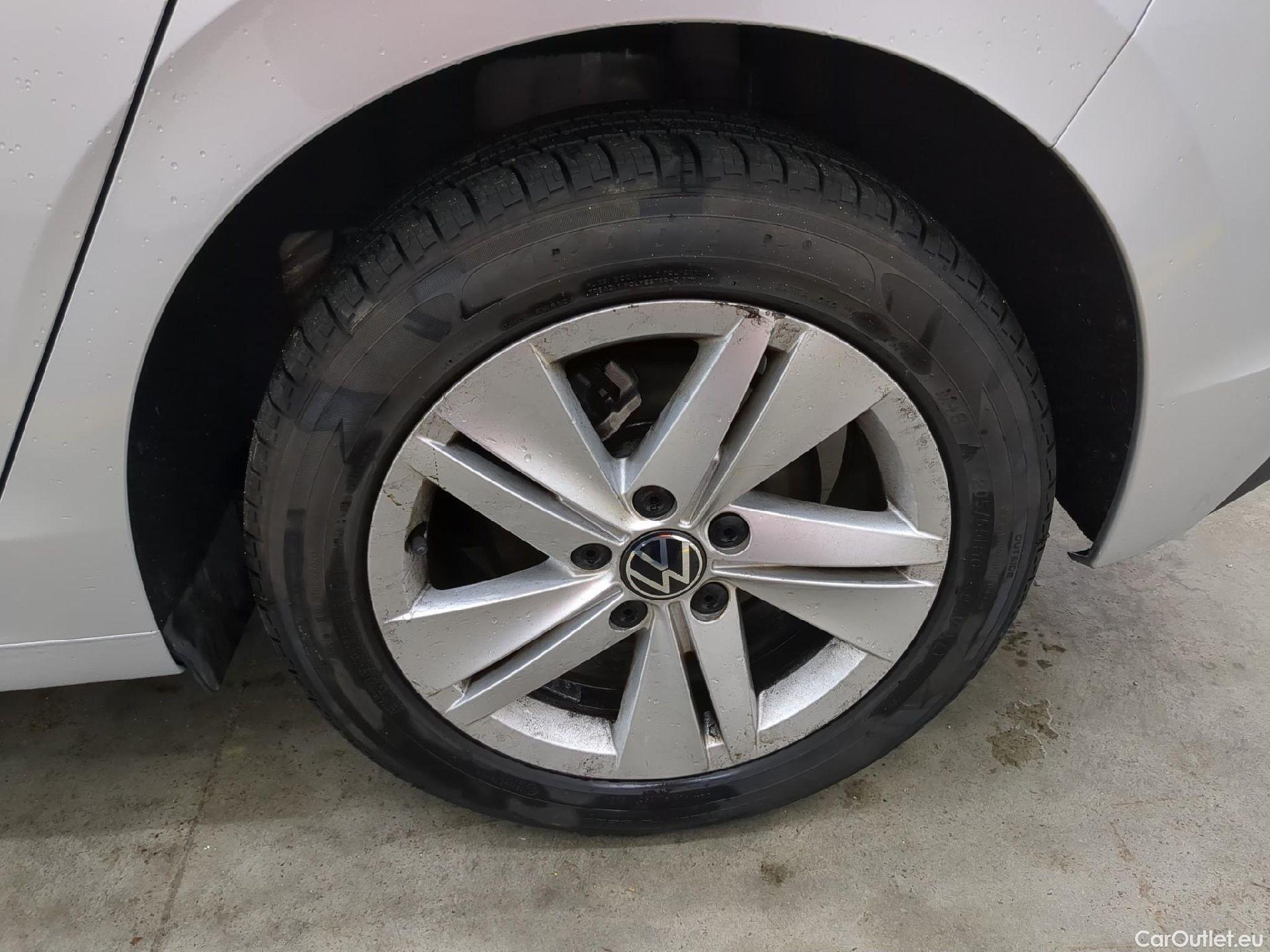  Volkswagen  Golf  VOLKSWAGEN / 2020 / 5P / Berline 1.0 TSI OPF 110 BVM6 Life Busi #16