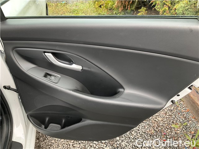  Hyundai  i30  kom.1.0TGDI Family Comf #10