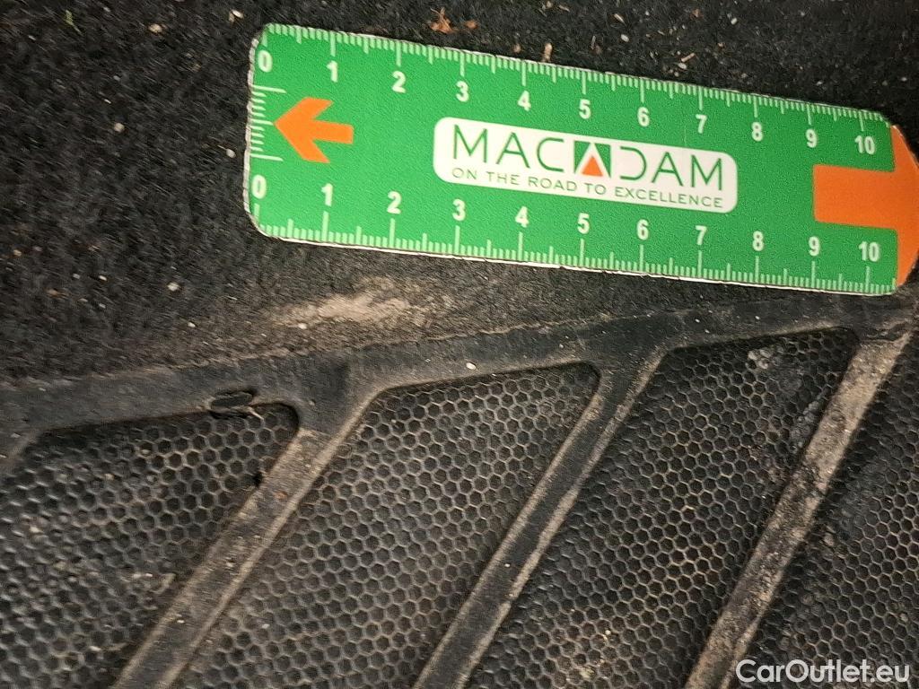  Peugeot  3008  II Allure 1.2 PureTech 130CV BVA8 E6d #8