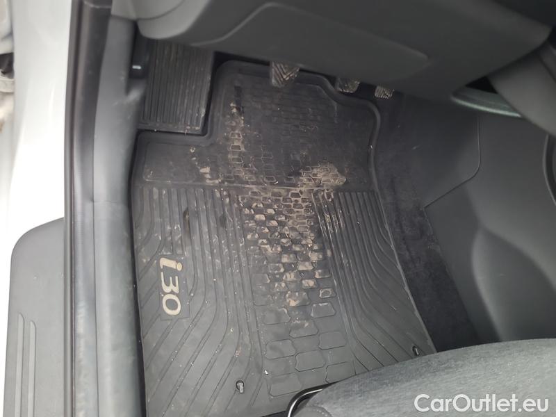  Hyundai  i30  (PD)(01.2017  ->)  kom.1.0TGDI Family Smart #3