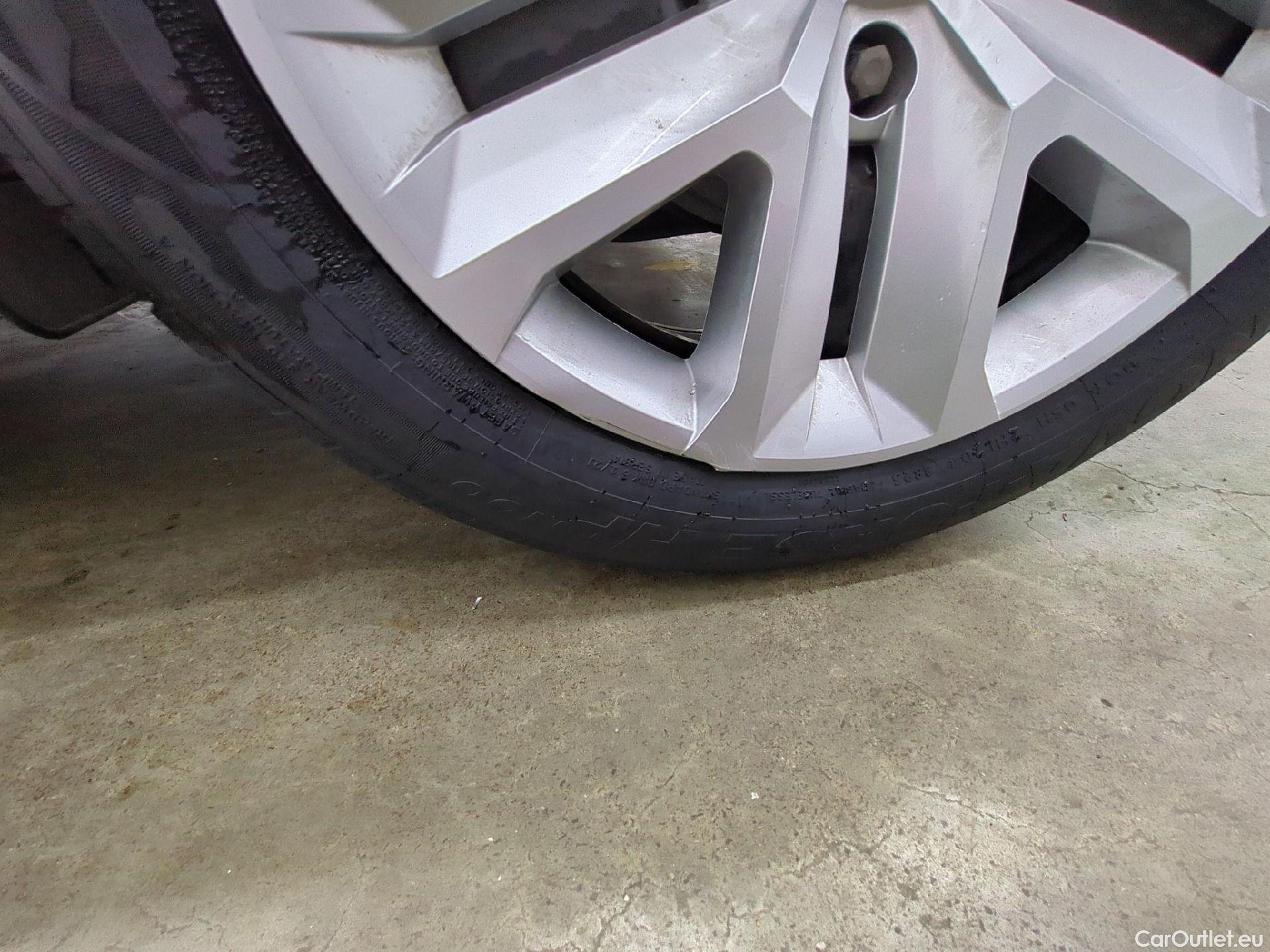  Renault  Captur  II Business 1.6 E-TECH Hybrid 145CV BVA6 E6d #8