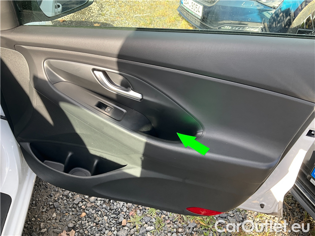  Hyundai  i30  kom.1.5i Family Comfort 5d #6