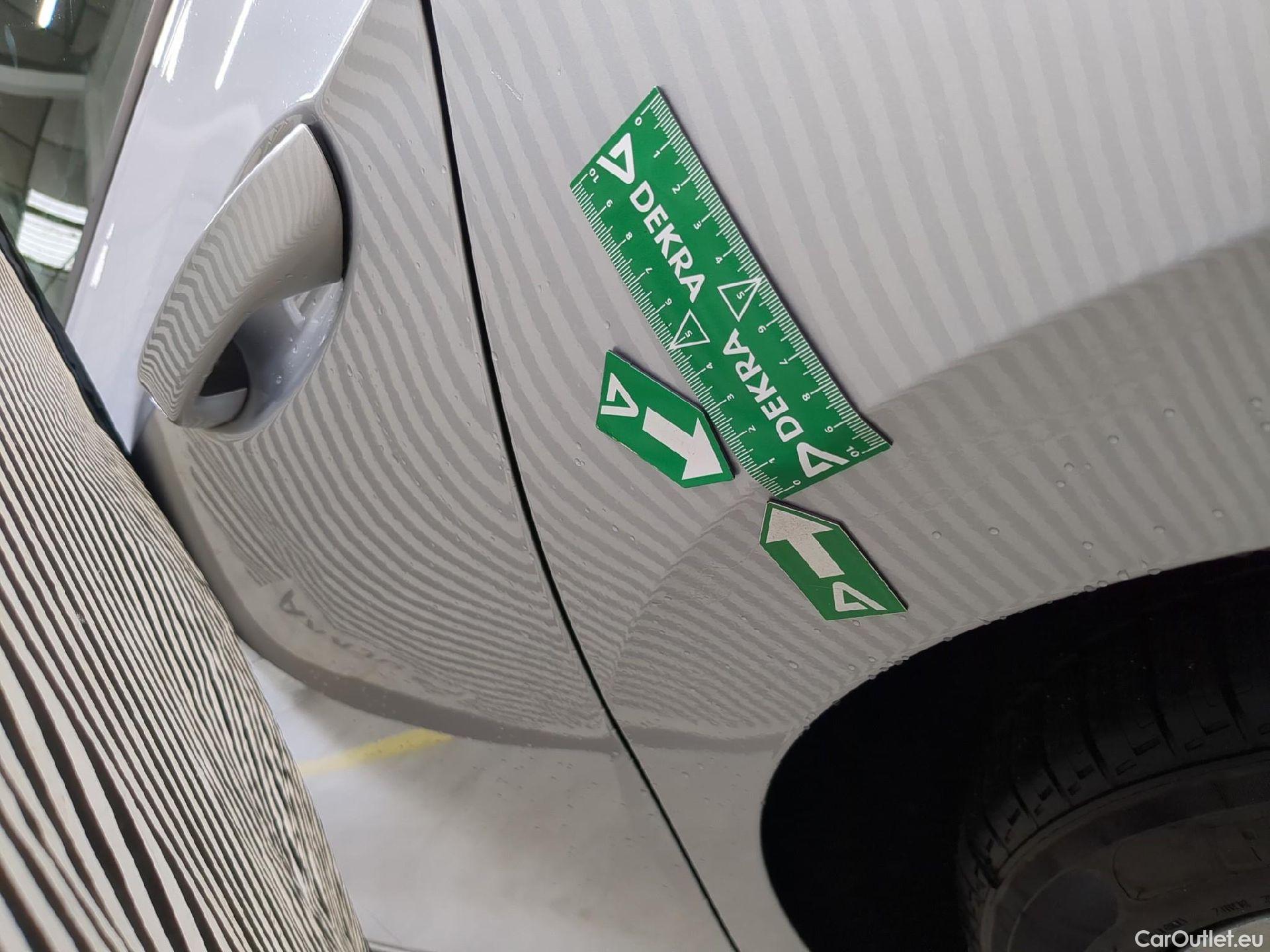  Volkswagen  Golf  VOLKSWAGEN / 2020 / 5P / Berline 1.0 TSI OPF 110 BVM6 Life Busi #1