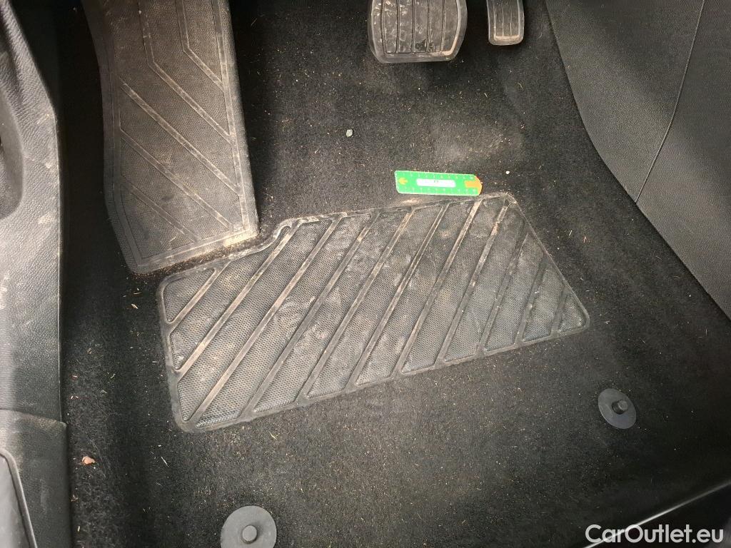  Peugeot  3008  II Allure 1.2 PureTech 130CV BVA8 E6d #7