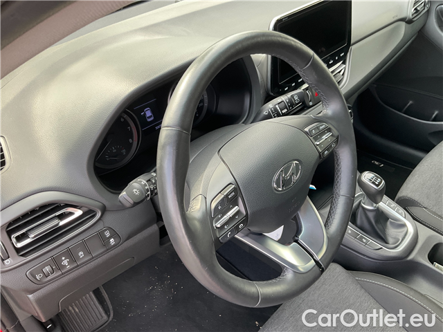  Hyundai  i30  kom.1.0TGDI Family Smart #12