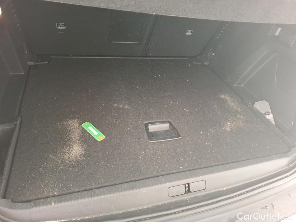  Peugeot  3008  II Allure 1.2 PureTech 130CV BVA8 E6d #15