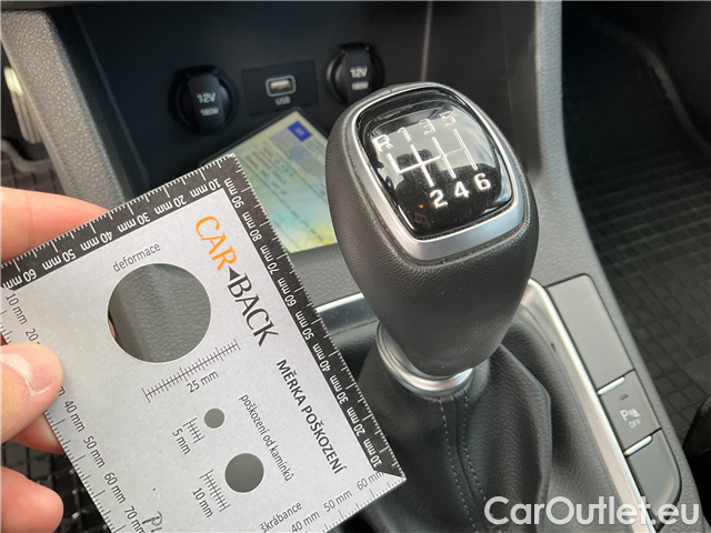  Hyundai  i30  kom.1.5i Family Comfort 5d #16