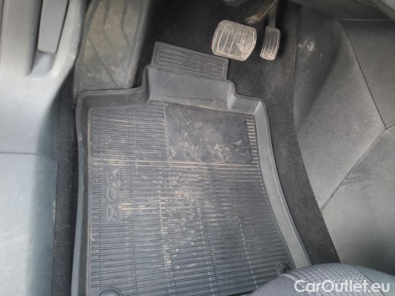  Peugeot  308  II (2013)  SW 1.5 BHDi 130 ALL.P Aut #7