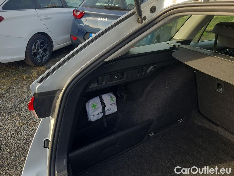  Skoda  Octavia  Combi (NX3)(2020) Oct.Combi 2.0TDI 110 Style AT #15