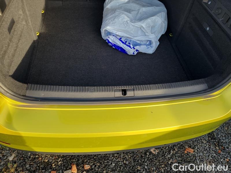  Skoda  Superb  2 (2008) Supe.FL1.5TSI 110 Sportline AT #10