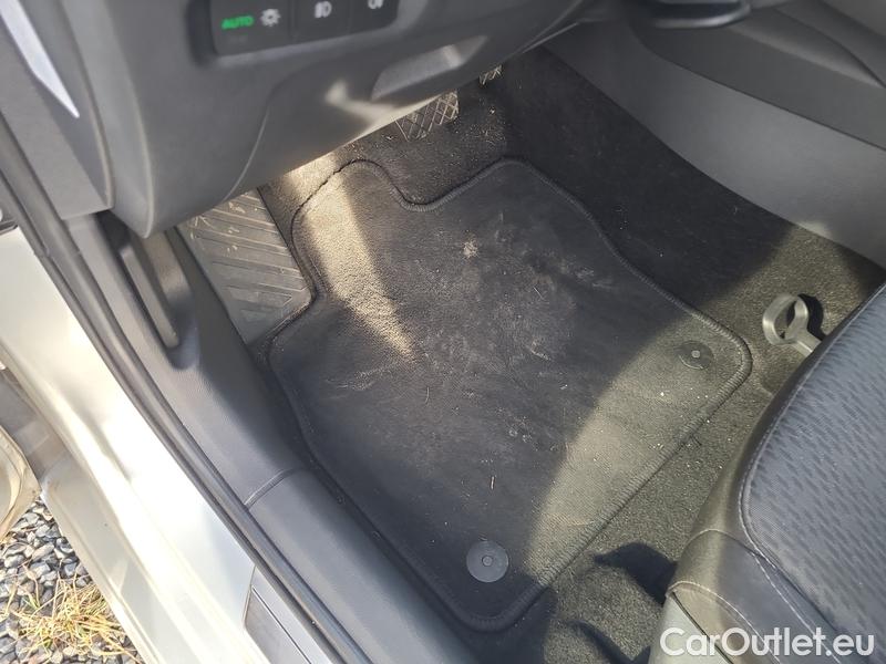  Skoda  Octavia  Combi (NX3)(2020) Oct.Combi 2.0TDI 110 Style AT #9