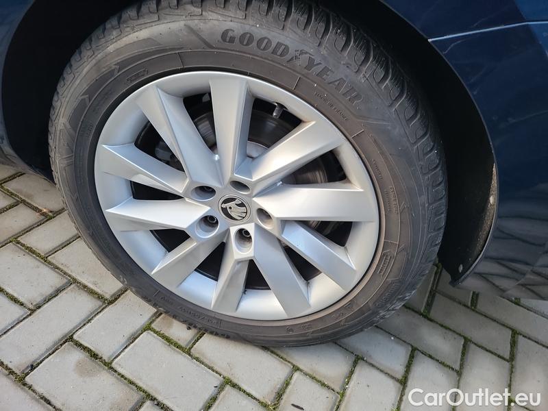  Skoda  Superb  (3V3)(2015) Supe.FL2.0TDI 110 Ambition AT #16