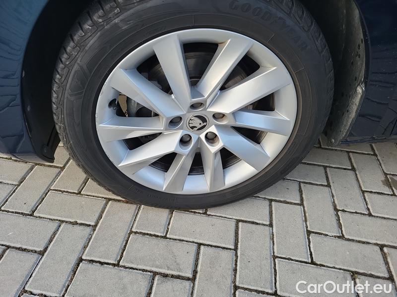  Skoda  Superb  (3V3)(2015) Supe.FL2.0TDI 110 Ambition AT #17