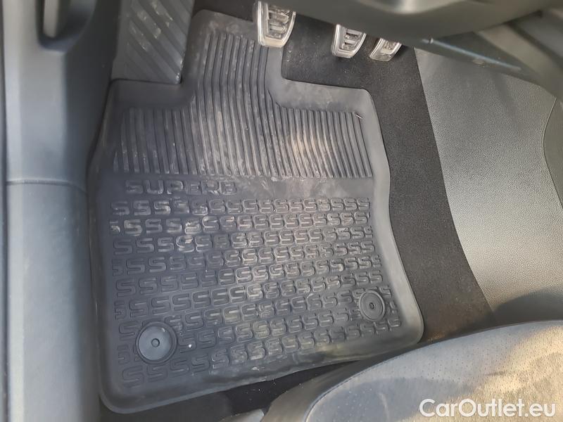  Skoda  Superb  2 (2008) Supe.FL1.5TSI 110 Sportline #3