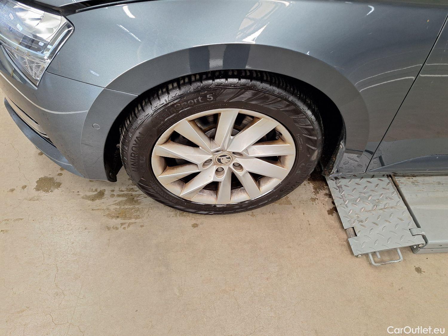  Skoda  Superb Skoda,  Combi FL'19, Skoda  Combi 2.0 CRTDI 110kW DSG7 Style 5d #62