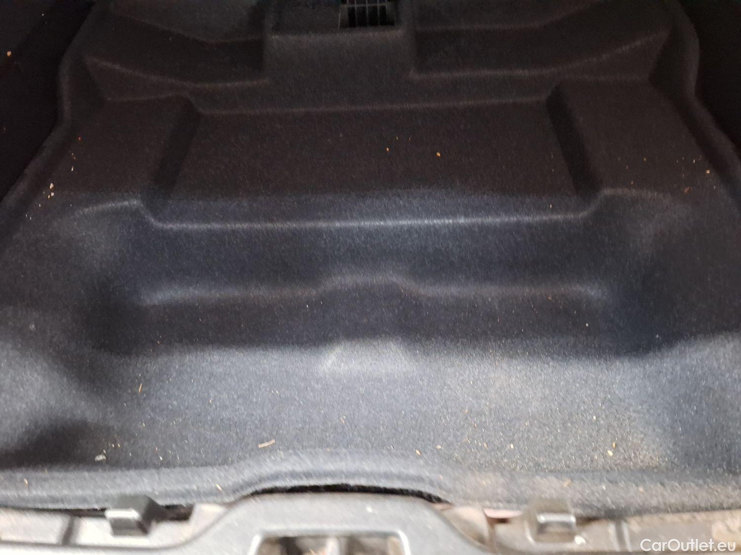  Volvo  XC 40 Volvo, XC40 '17, Volvo XC40 T3 Geartronic Momentum Pro 5d #1