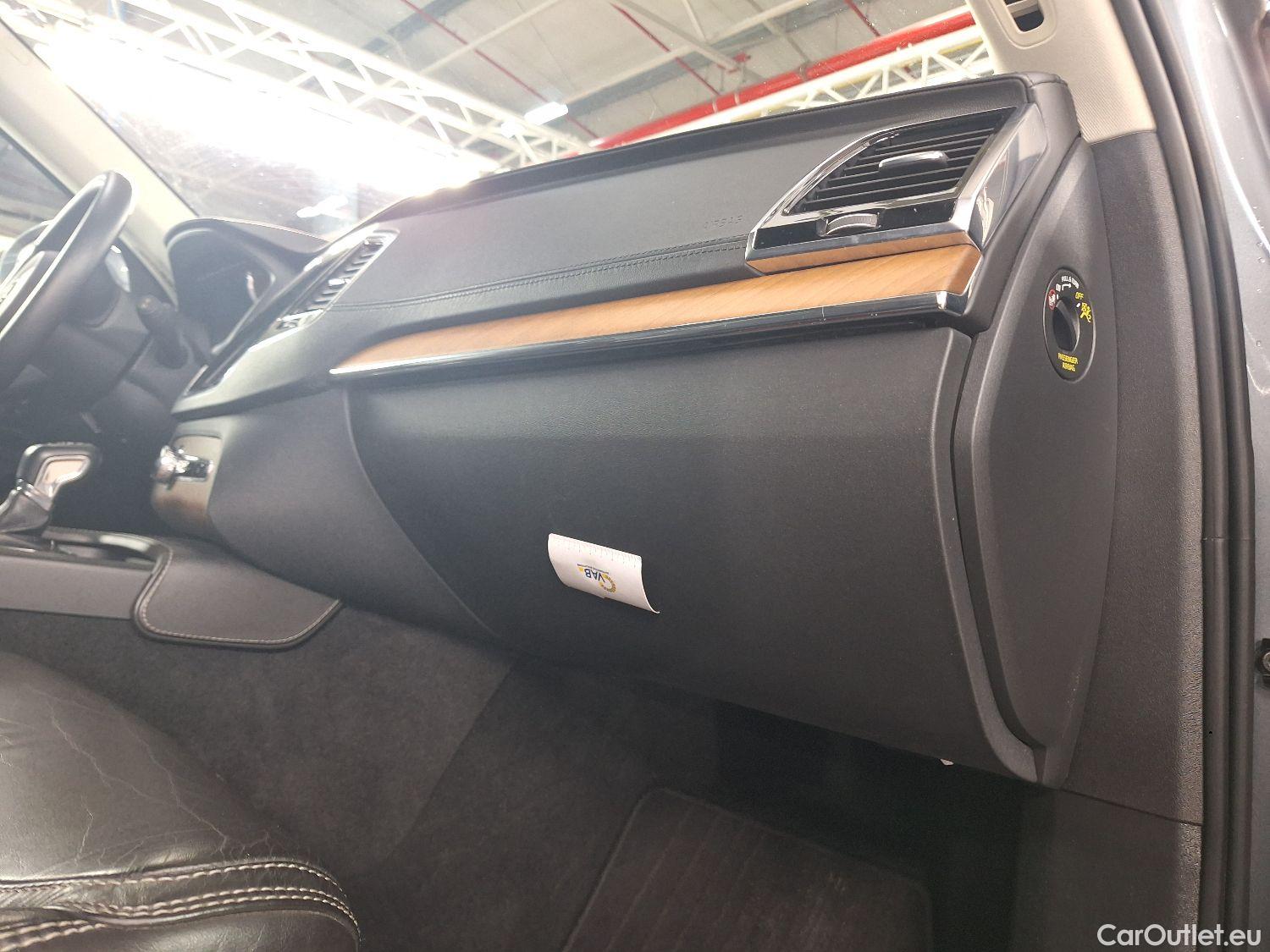  Volvo  XC90 Volvo,  '14, Volvo  2.0 D4 FWD Geartronic Momentum 7PL. 5d #53