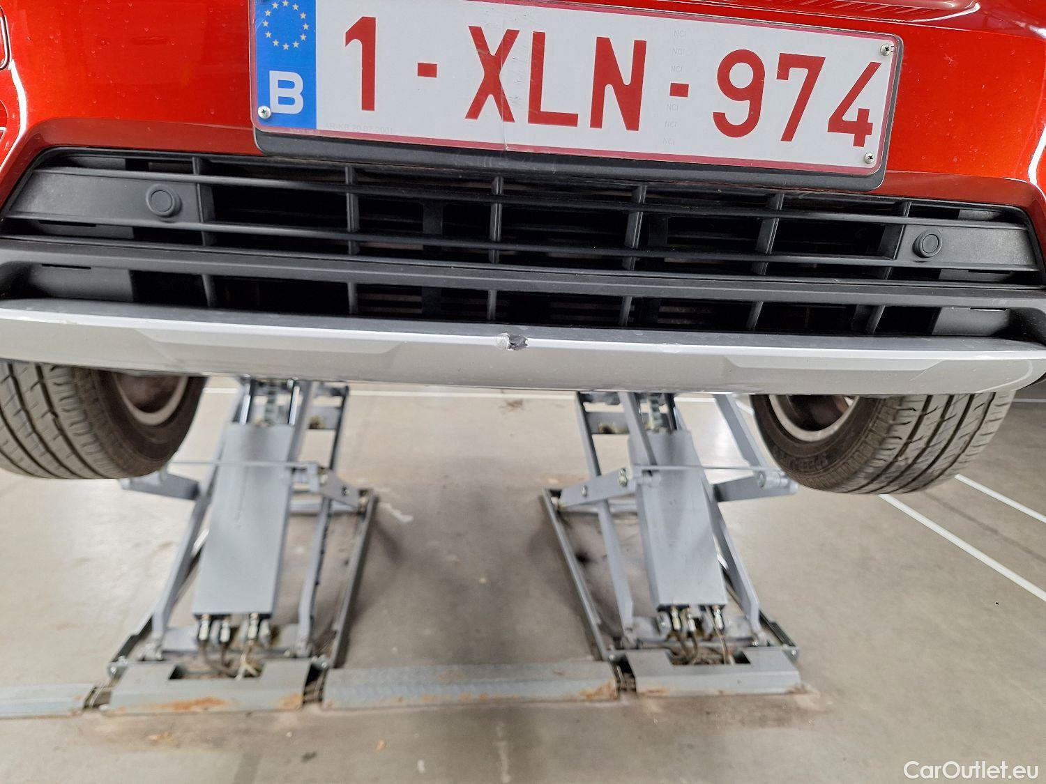  Volvo  XC 40 Volvo, XC40 '17, Volvo XC40 T3 Geartronic Momentum Pro 5d #11