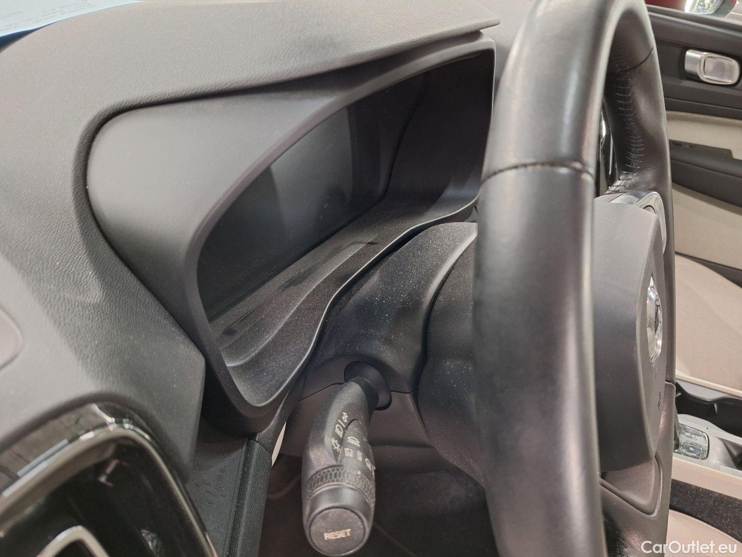  Volvo  XC 40 Volvo, XC40 '17, Volvo XC40 T3 Geartronic Momentum Pro 5d #52