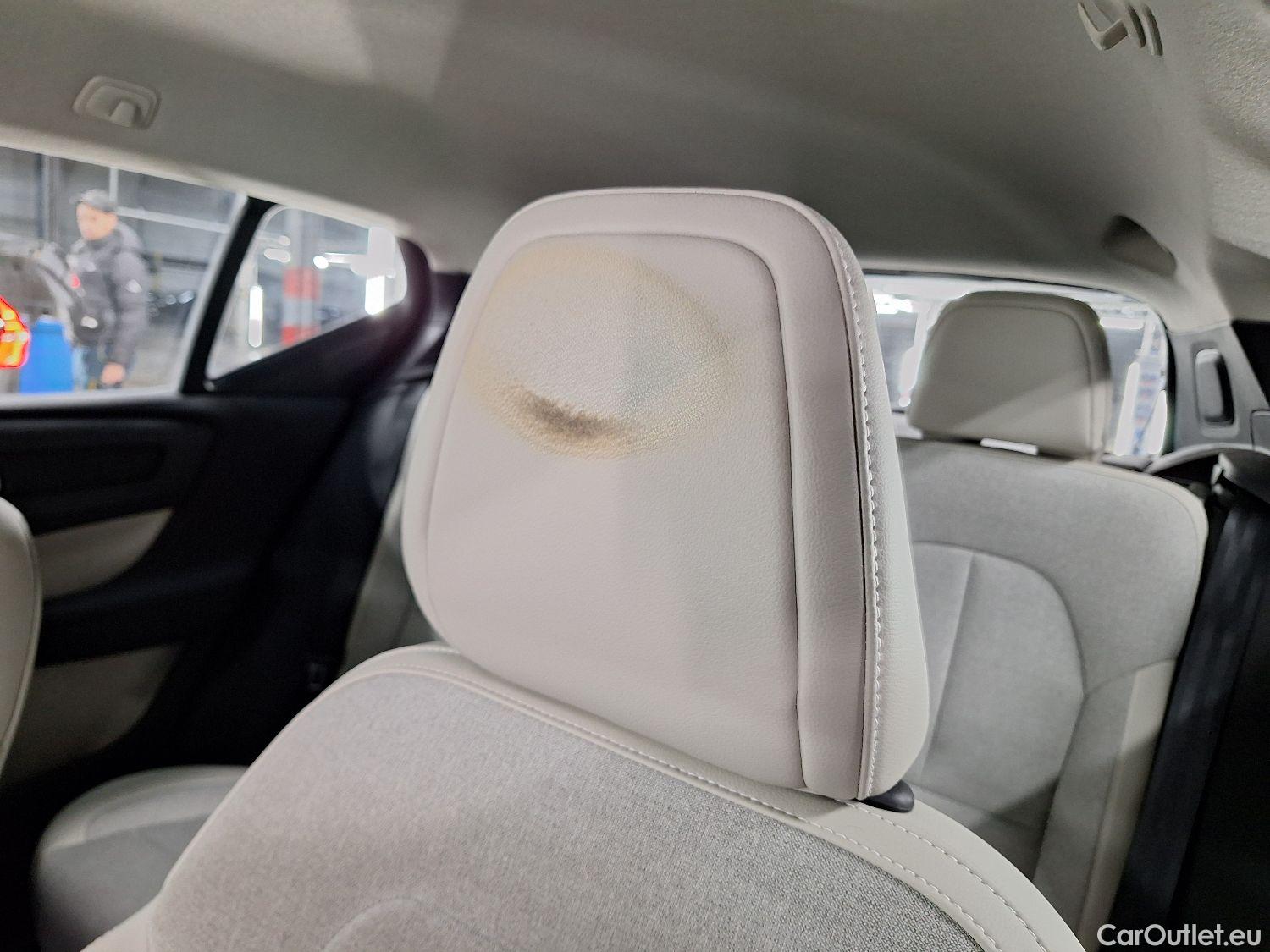  Volvo  XC 40 Volvo, XC40 '17, Volvo XC40 T3 Geartronic Momentum Pro 5d #49