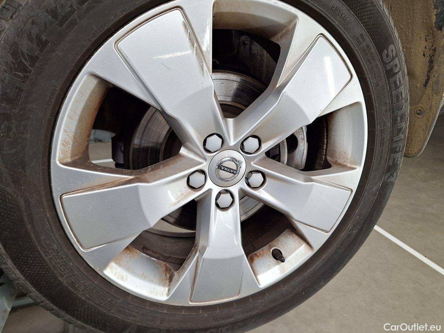  Volvo  XC 40 Volvo, XC40 '17, Volvo XC40 T3 Geartronic Momentum Pro 5d #3