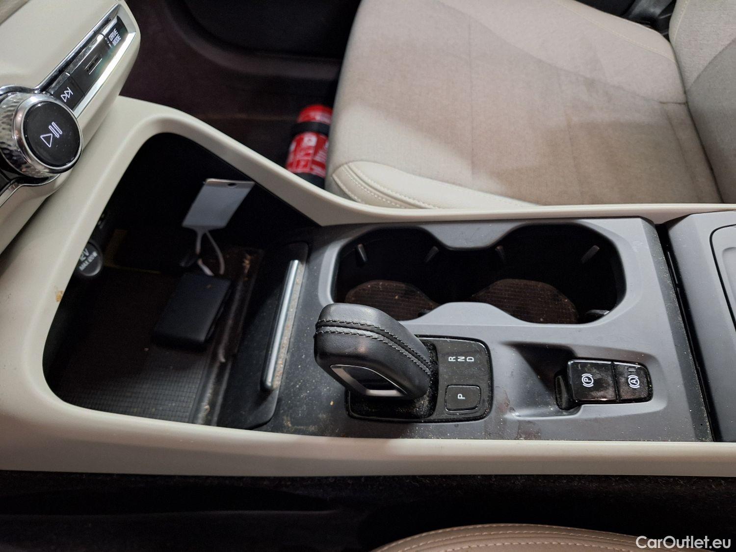  Volvo  XC 40 Volvo, XC40 '17, Volvo XC40 T3 Geartronic Momentum Pro 5d #54