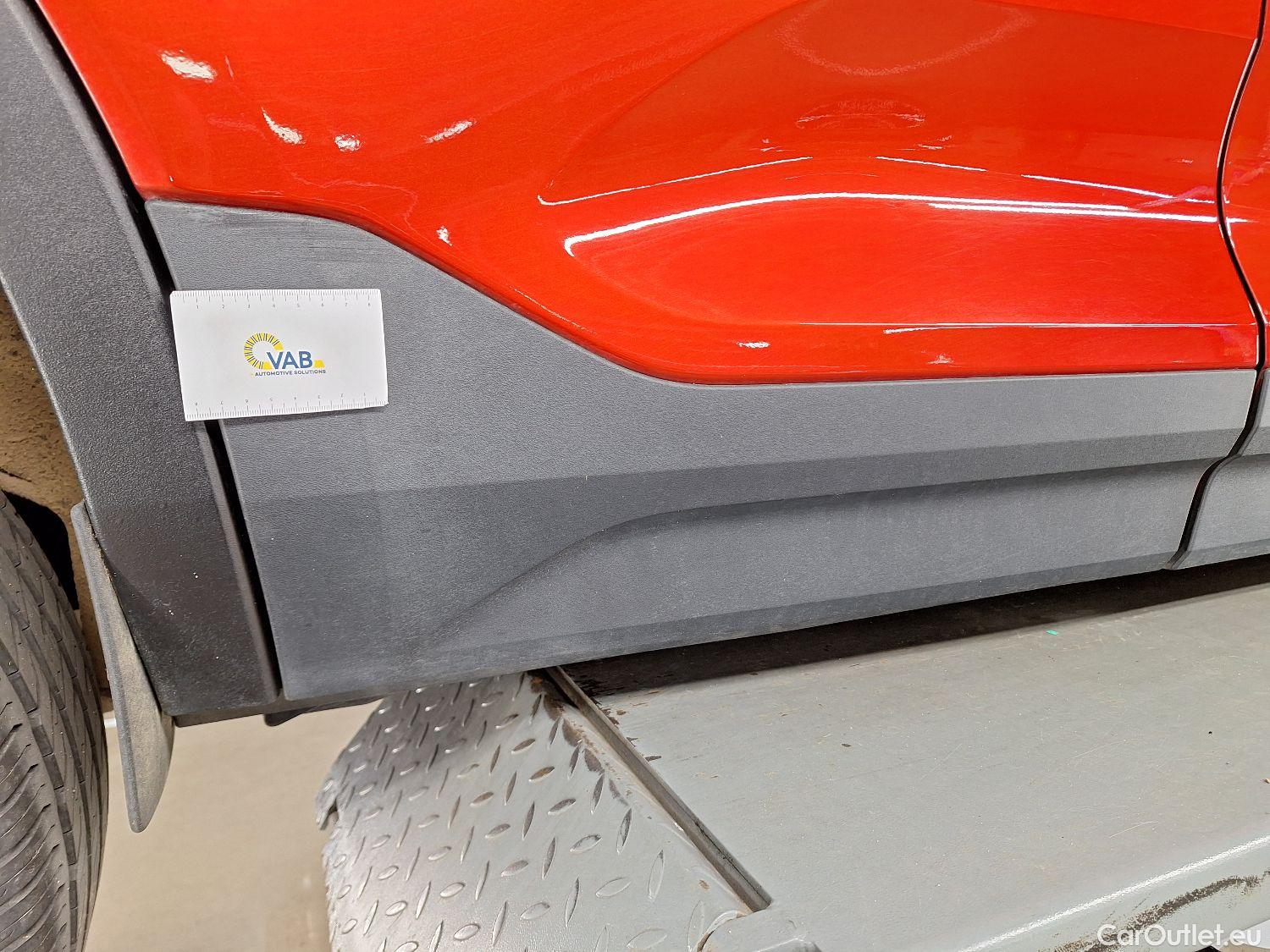  Volvo  XC 40 Volvo, XC40 '17, Volvo XC40 T3 Geartronic Momentum Pro 5d #21