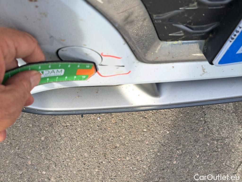  Hyundai  Konna HYUNDAI Kona / 2017 / 5P / todoterreno 1.6 GDI HEV SLE DCT #9