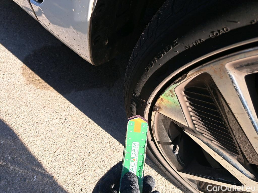  Hyundai  i10 HYUNDAI  / 2020 / 5P / berlina con portón 1.0 Tecno #14