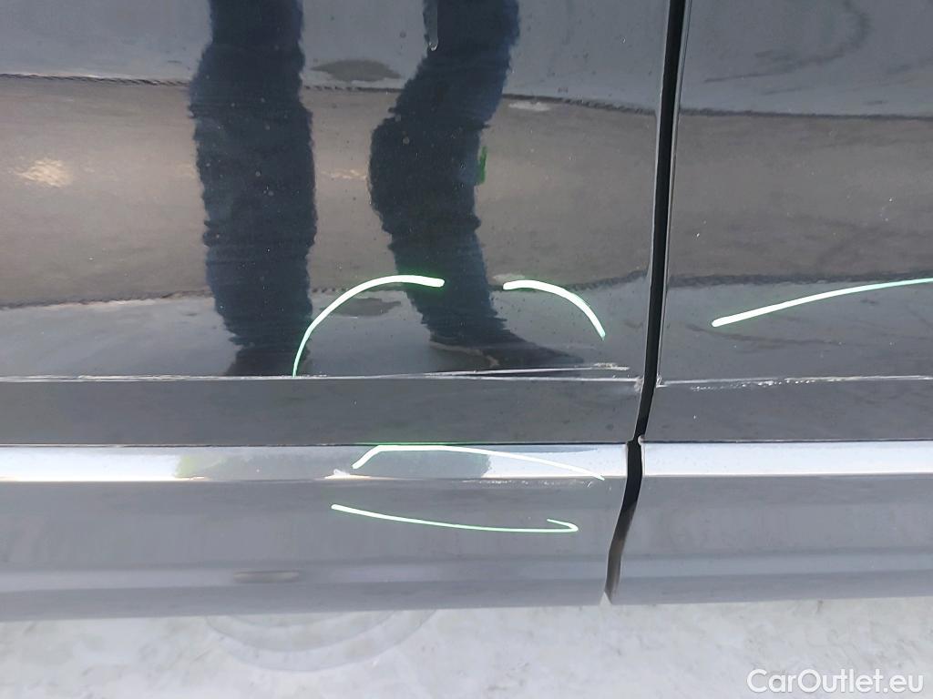  Audi  Q2 AUDI  / 2016 / 5P / todoterreno Design 30 TDI 85kW (116CV) #23