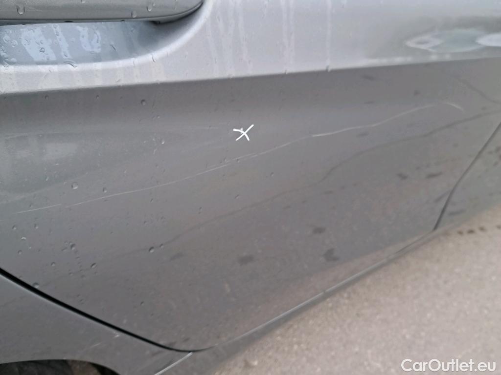  Bmw  Serie 1 BMW  / 2019 / 5P / berlina con portón 118i Corporate Auto. (AC) #25