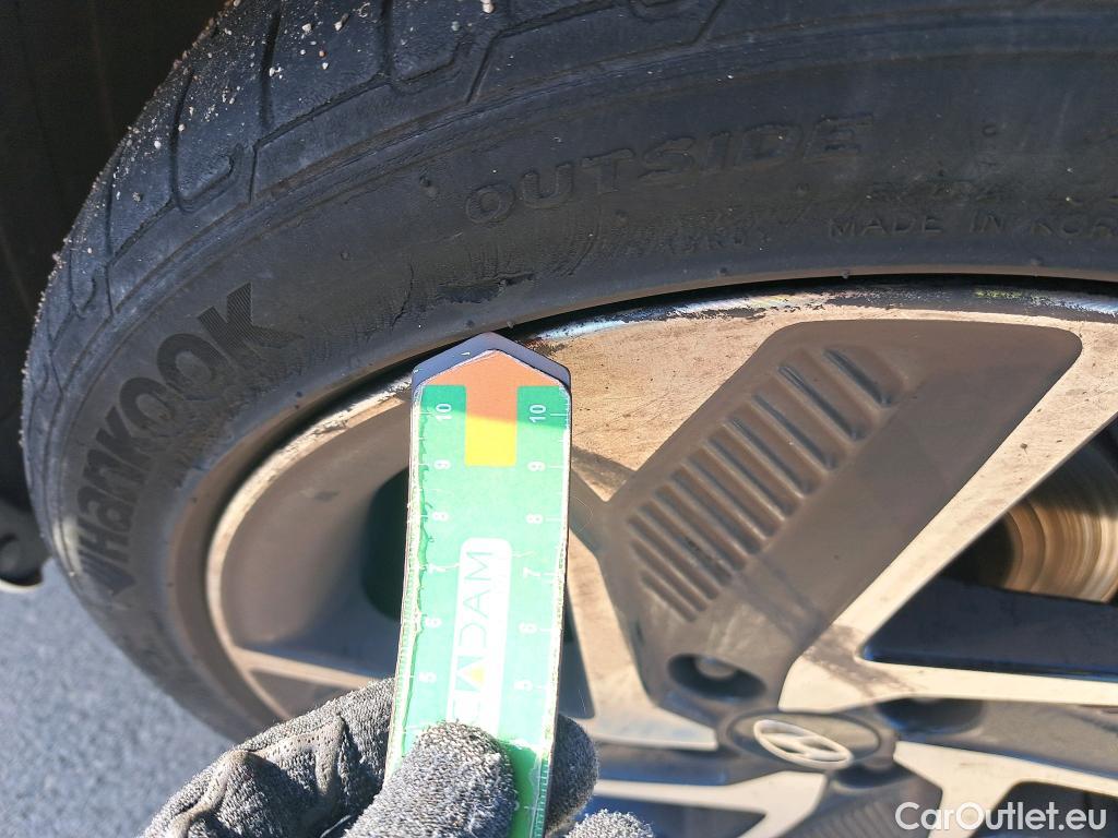  Hyundai  i10 HYUNDAI  / 2020 / 5P / berlina con portón 1.0 Tecno #12