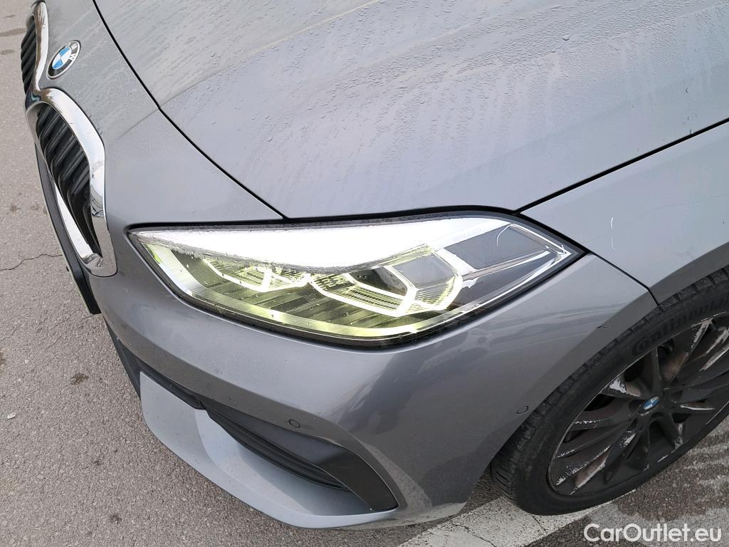  Bmw  Serie 1 BMW  / 2019 / 5P / berlina con portón 118i Corporate Auto. (AC) #1