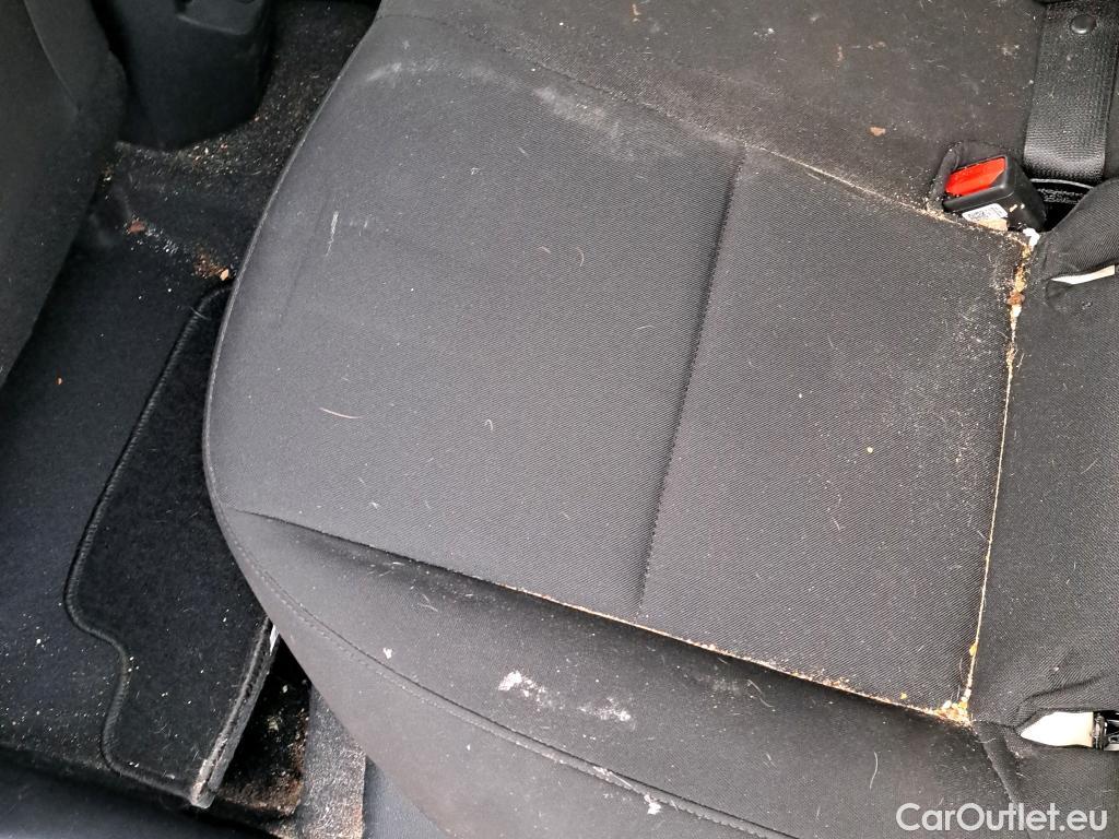  Hyundai  i20 HYUNDAI  / 2023 / 5P / berlina con portón 1.0 TGDI Klass #13